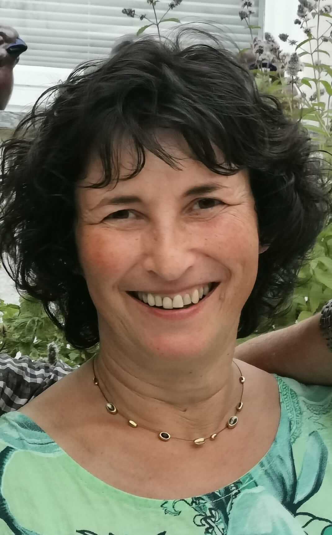Annette Straub